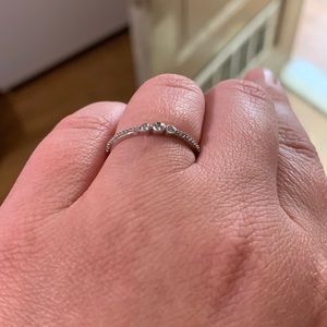 10k White gold and diamond band